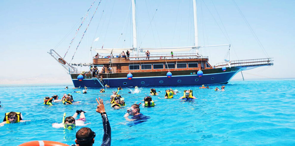 pirates snorkeling 00